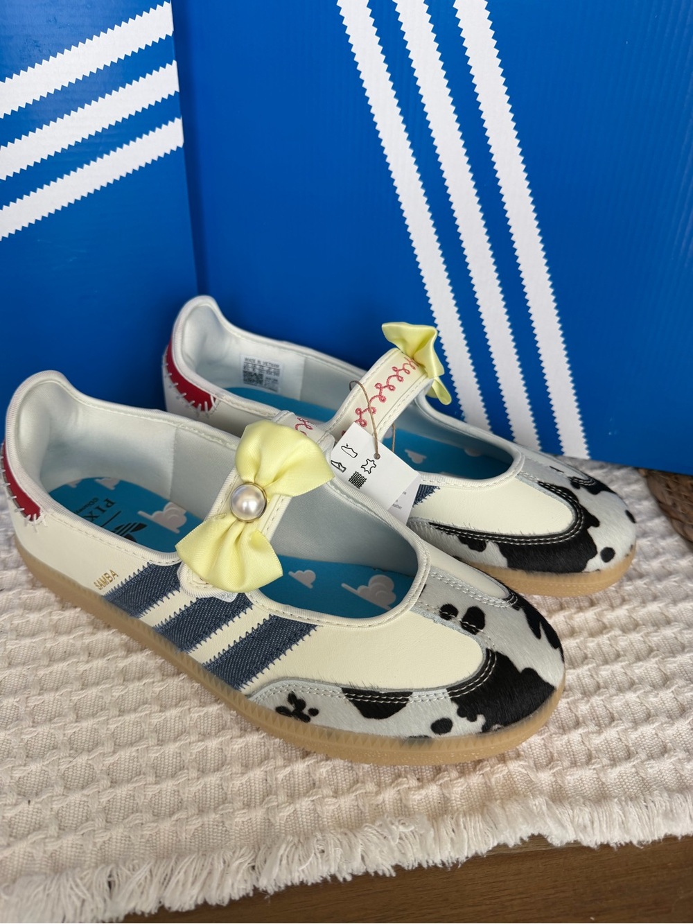 adidas x Disney Pixar Toy Story Samba Jane J - Picture 8 of 11